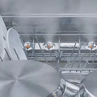 Less spot and clean dishes Clean easily with TrueSteam™